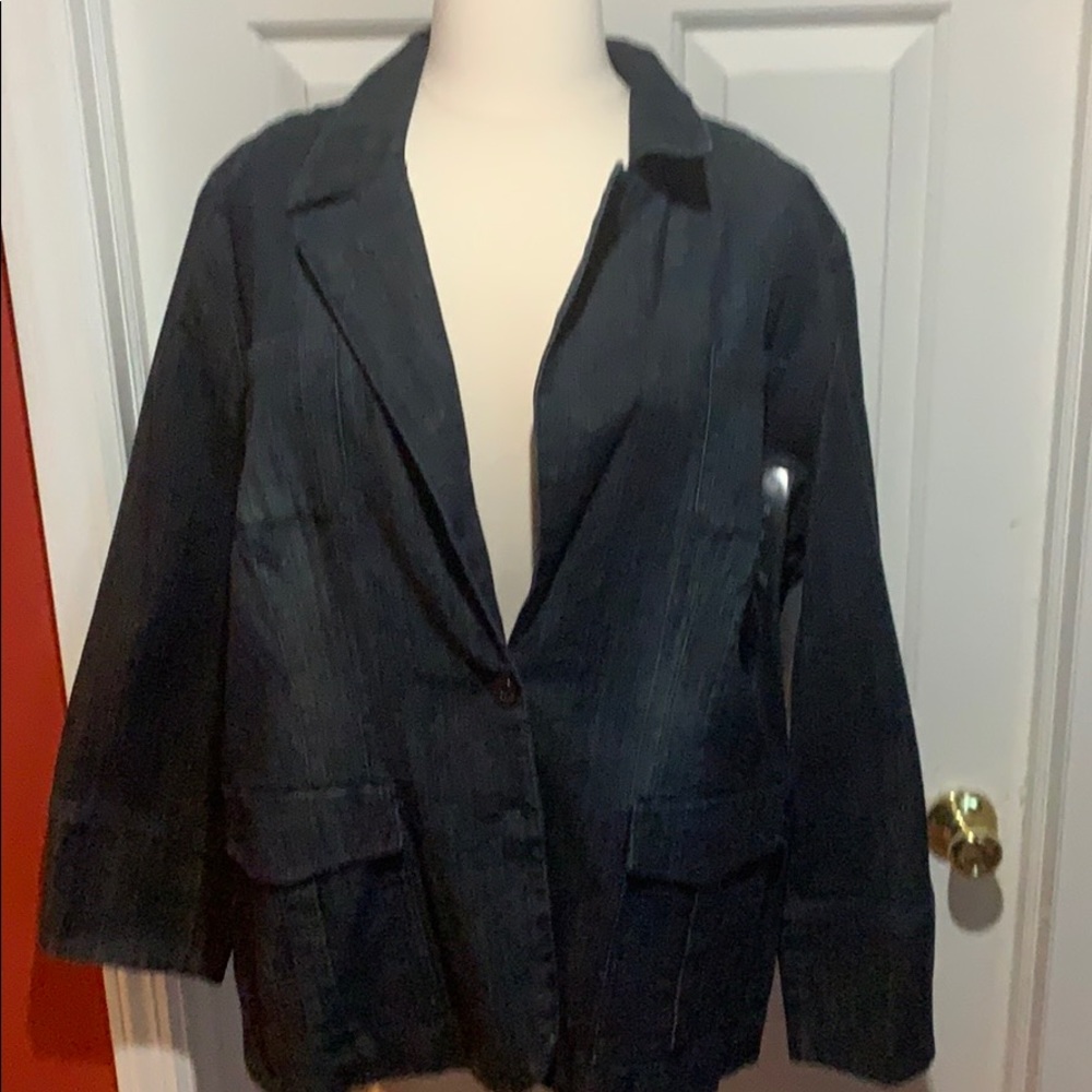 DKNY button closure jean jacket